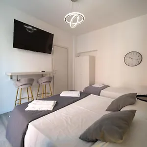 Destiny 2 Piazza Isolo Apartment